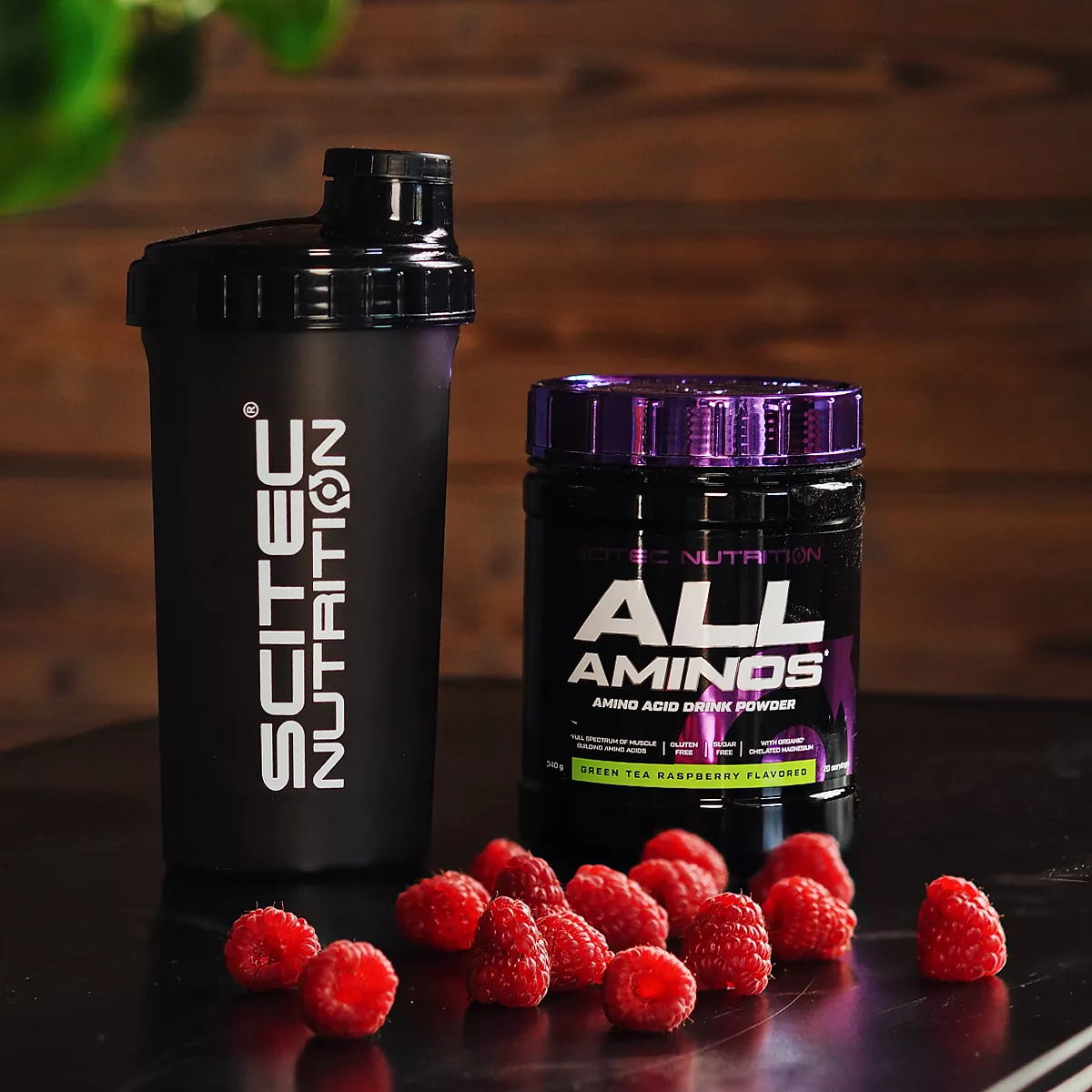 Приготвена напитка Scitec Nutrition All Aminos в шейкър