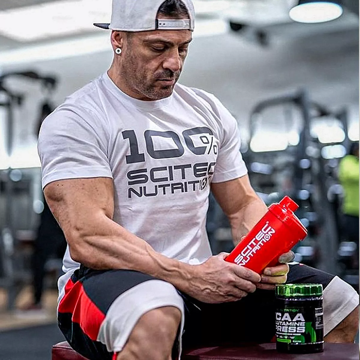Scitec Nutrition BCAA + Glutamine Xpress (300 гр.) – близък план на етикета с информация