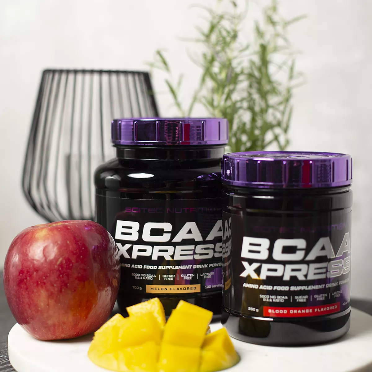 Опаковка Scitec Nutrition BCAA-Xpress 700 гр. с вкус на кола-лайм