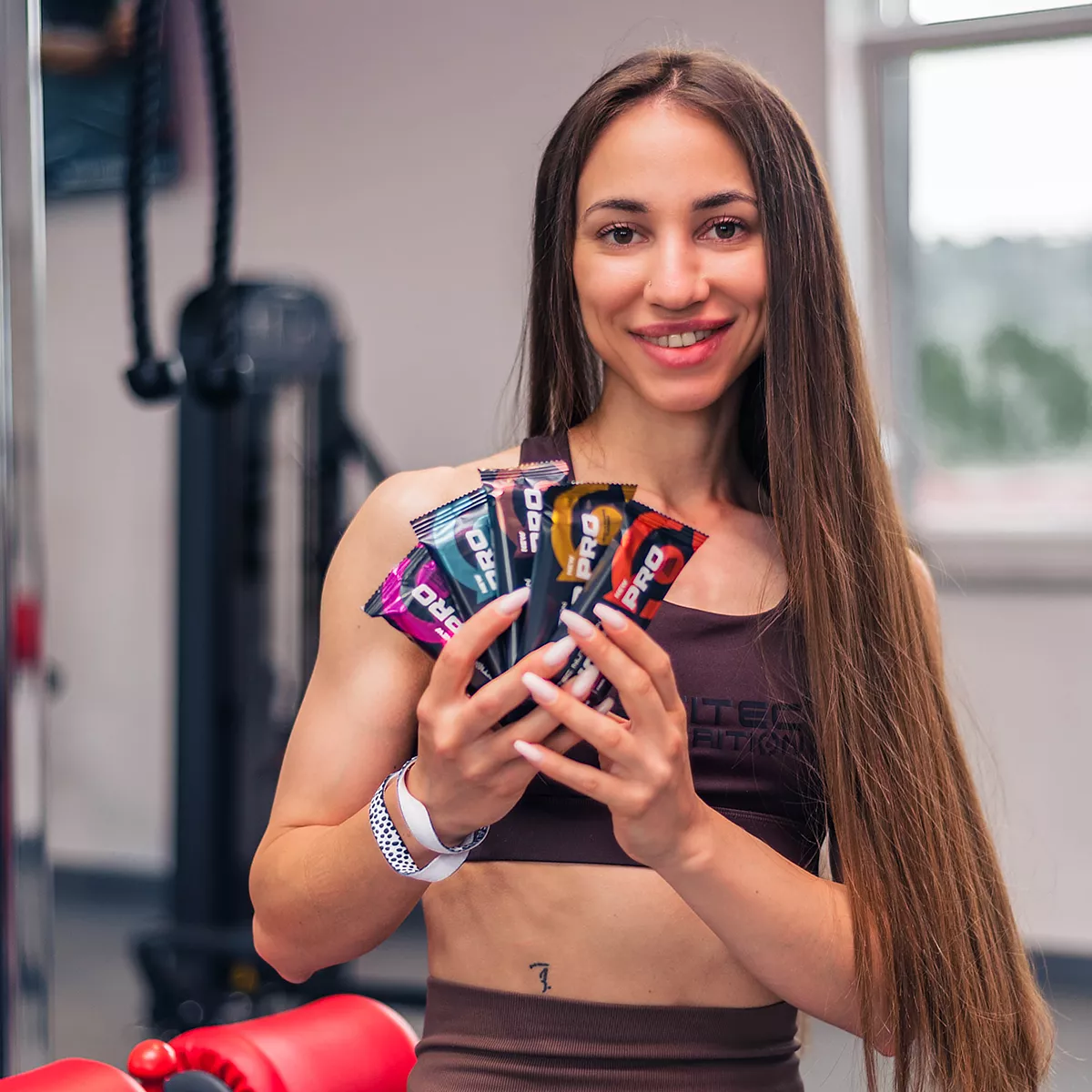 Отворен Scitec Nutrition Choco Pro Bar, показващ текстурата