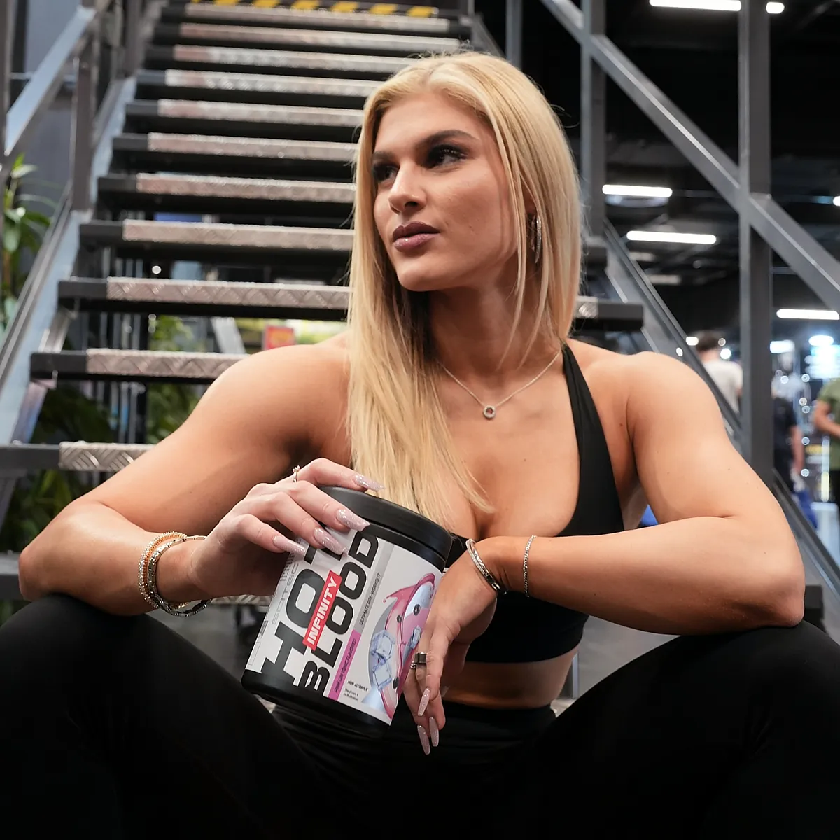 Scitec Nutrition Hot Blood Infinity – опаковка отпред, вкус киви-ягода