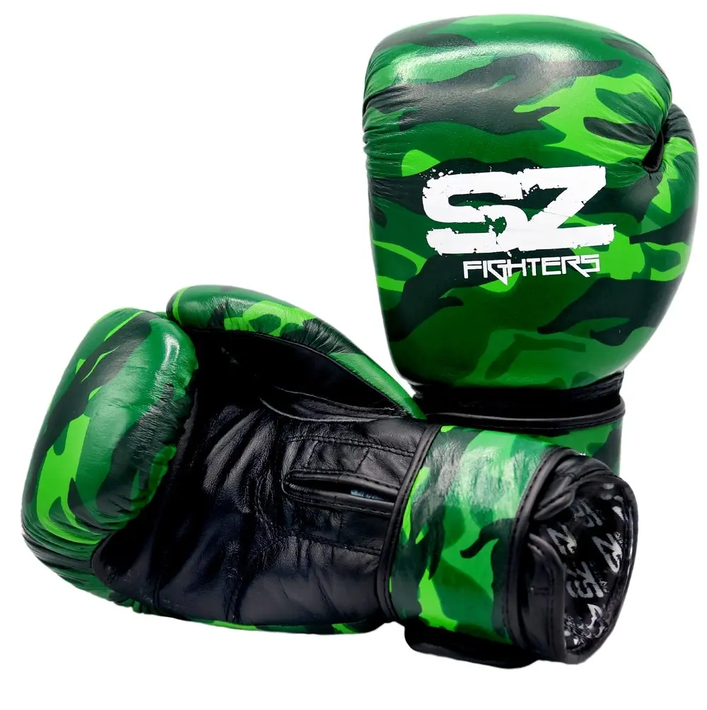 SZ Fighters – Боксови ръкавици естествена кожа – Camo – Green, изглед отстрани с една ръкавица отгоре