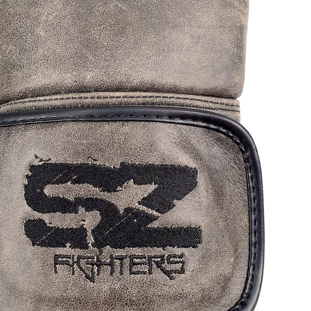 SZ Fighters – Боксови ръкавици естествена кожа – Retro, детайл лого SZ Fighters