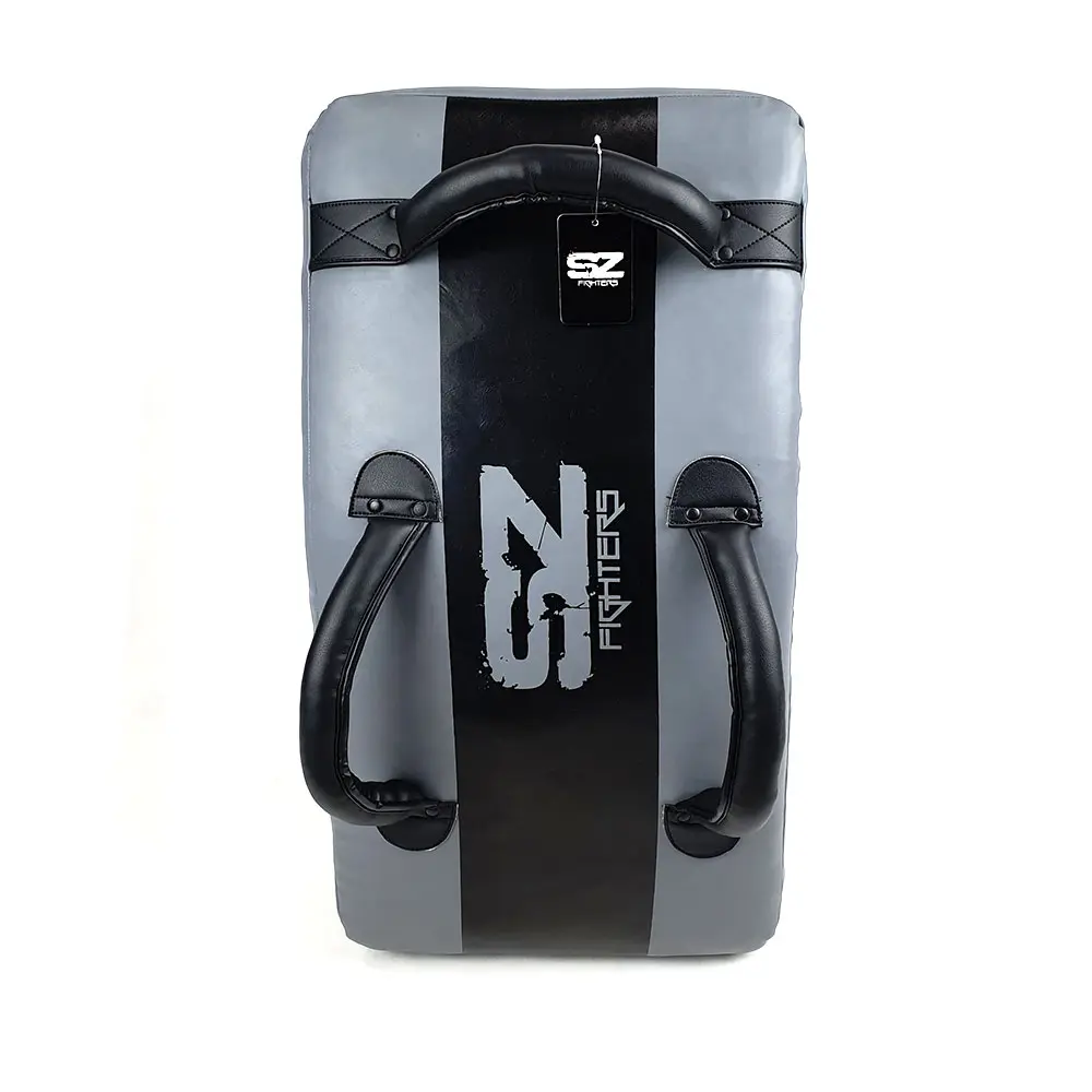 SZ Fighters – Kick Shield 65*36*13 cm преден изглед с етикет