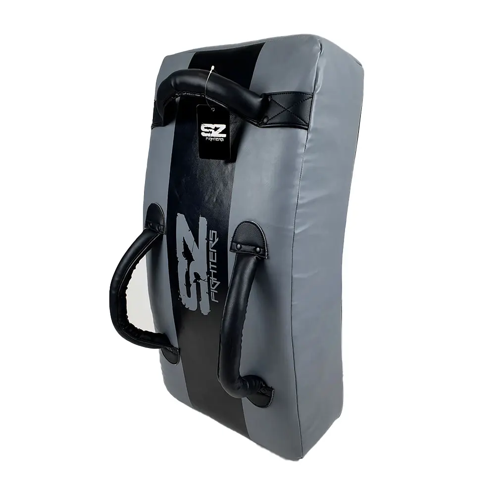 SZ Fighters – Kick Shield 65*36*13 cm страничен изглед с етикет