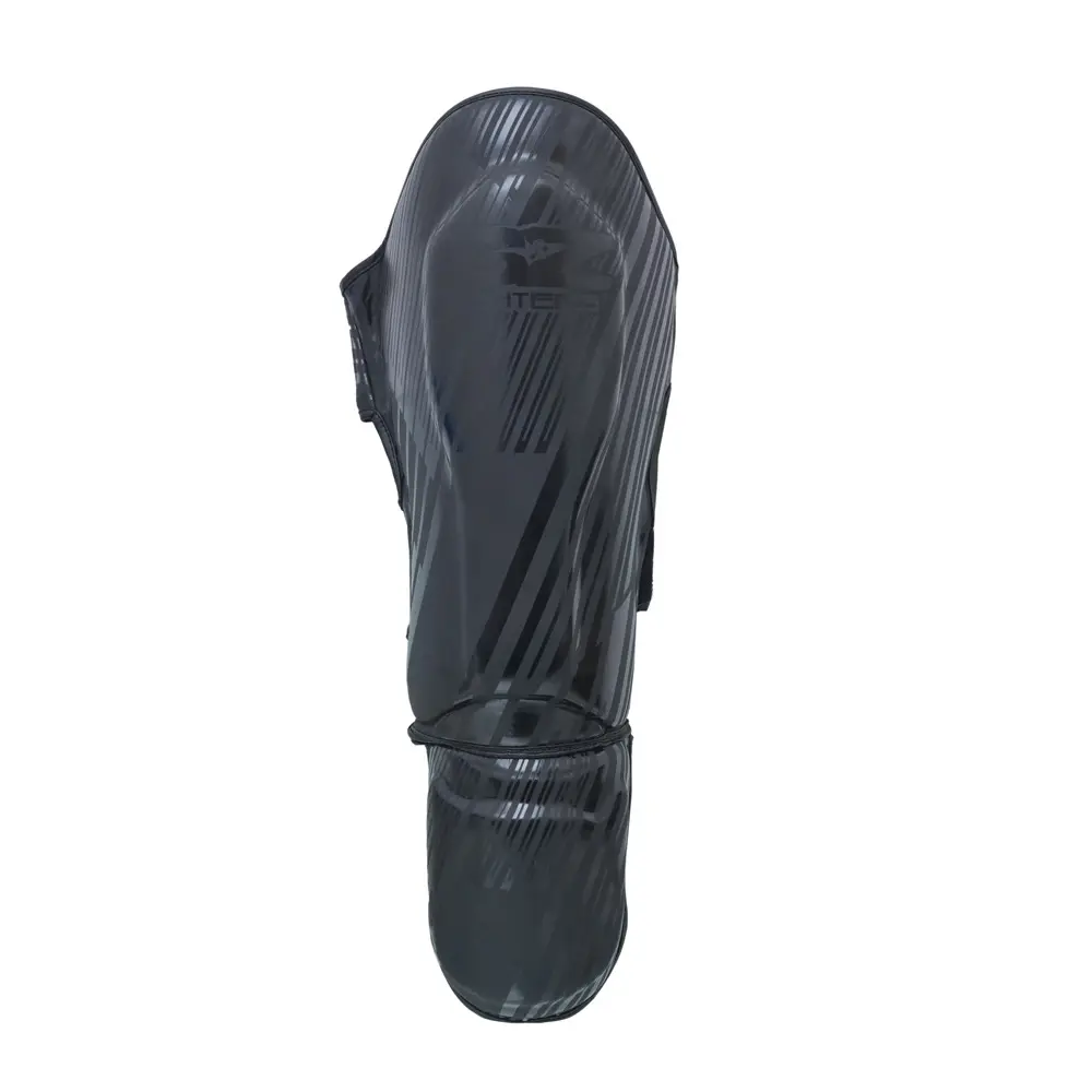 SZ Fighters – Тай Протектори за Крака Plasma 2.0 Black-Black отгоре