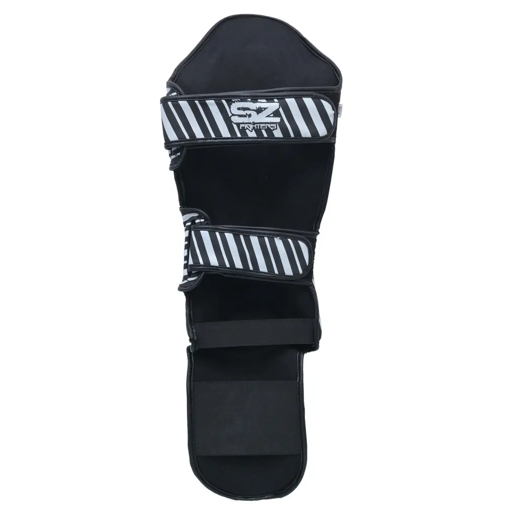 SZ Fighters – Тай Протектори за Крака Plasma 2.0 Black-White заден изглед