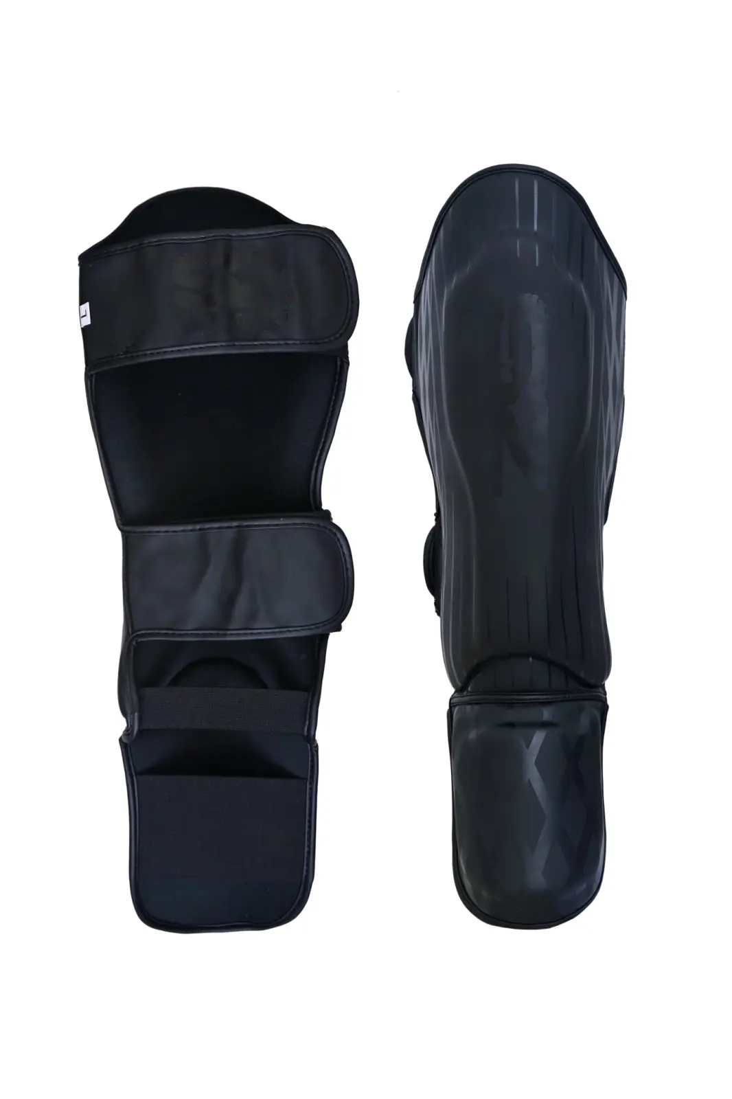 SZ Fighters – Тай Протектори за Крака Plasma – Black/Black предна и задна част