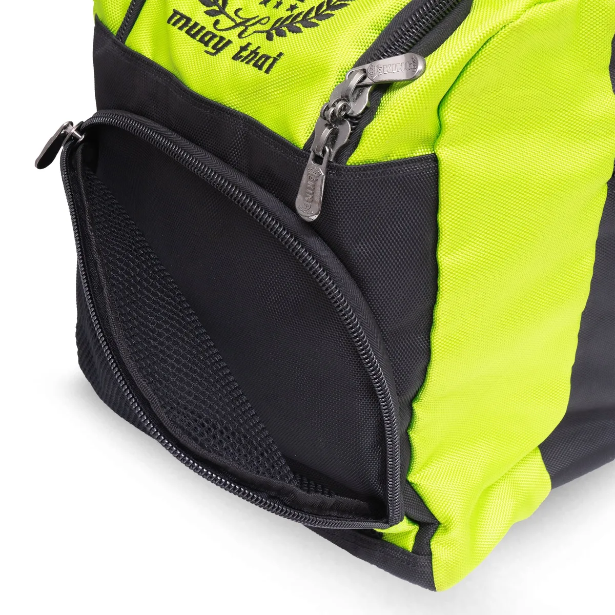 TOPKING BLACK GREEN GYM BAG 01 – изглед отгоре, показващ основното отделение на сака