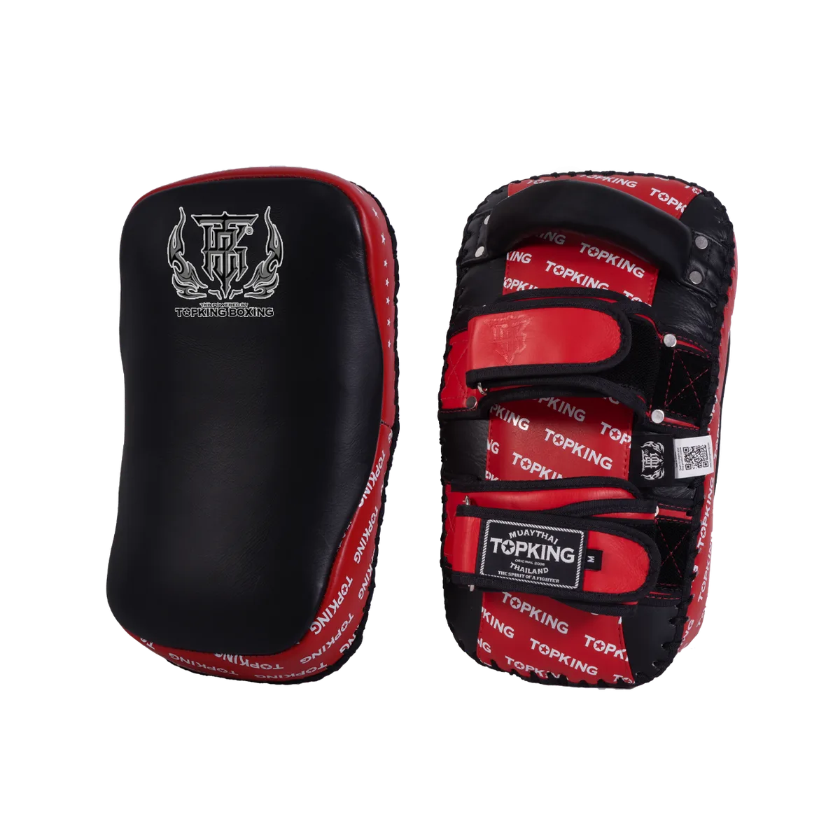 Два падове за ритници Top King Black Red Full Impact, показани отпред, с акцент върху червените елементи и логото на марката.