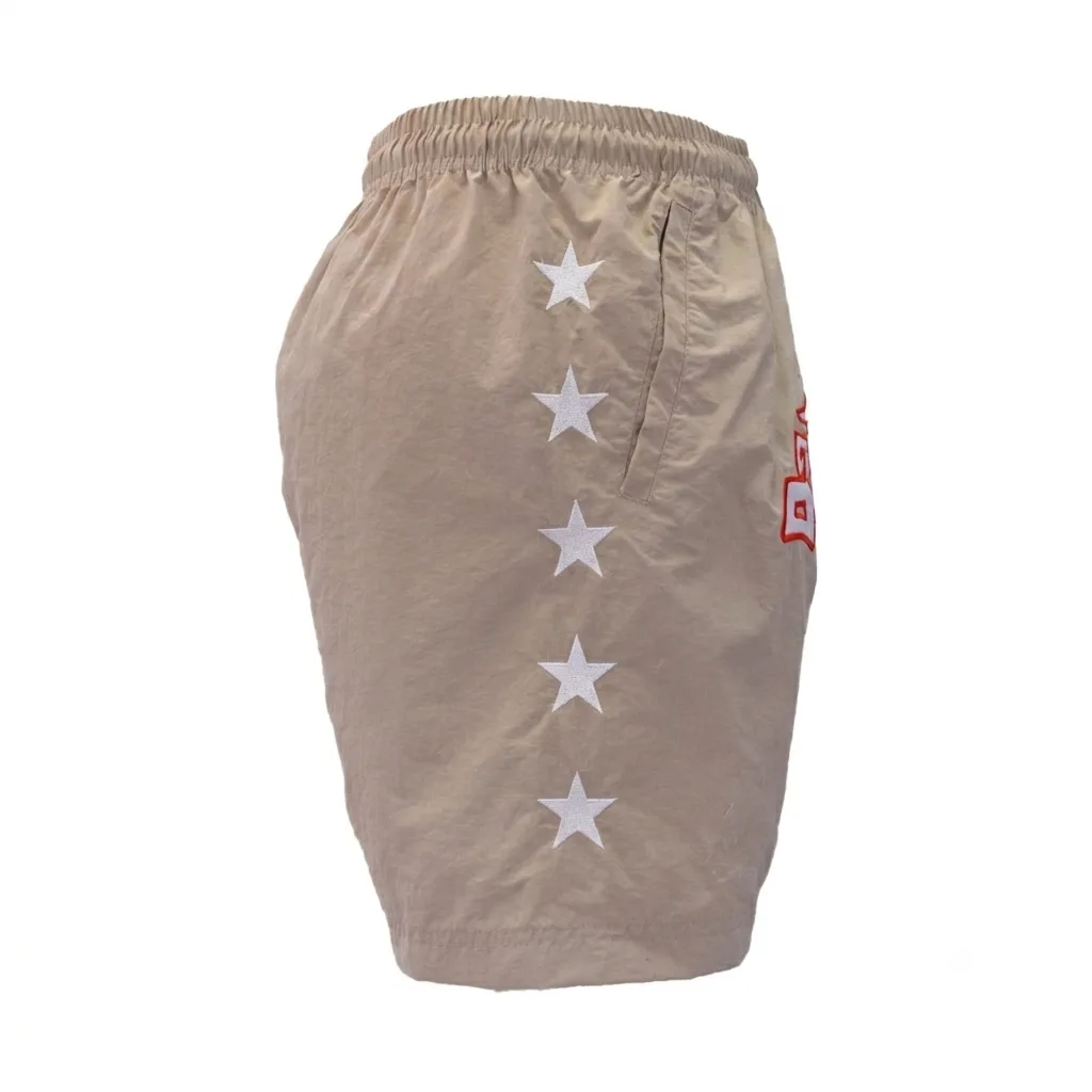 Детайлна снимка на бежовите къси панталони Top King Lifestyle Shorts Beige 103, показваща материята и кройката.