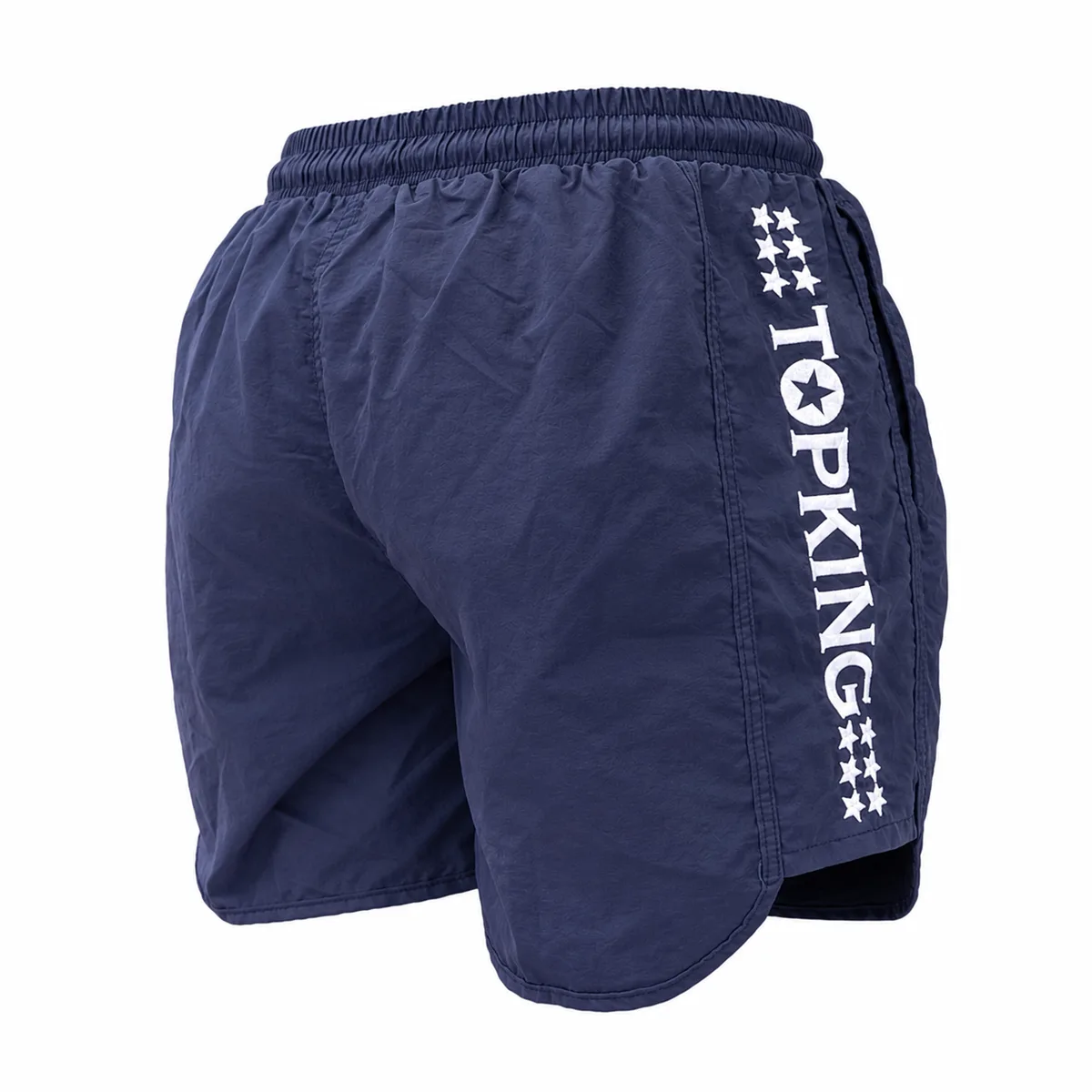 Къси панталони Top King Lifestyle Shorts в тъмносин цвят, сгънати, показващи компактност и готовност за съхранение.