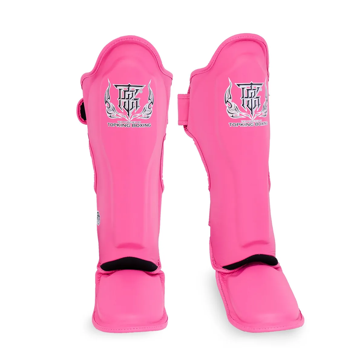 Тъмнорозови протектори за крака Top King Shin Guard Pro от естествена кожа, поставени върху бял фон