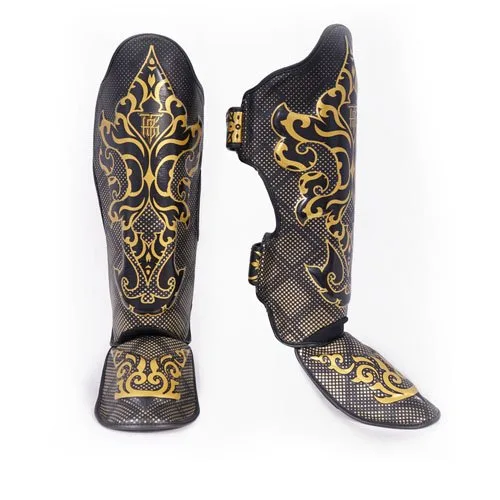 Протектори за крака Top King Shin Guards Black Kanok в черен цвят с традиционен дизайн
