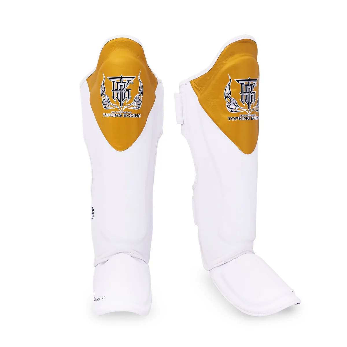 Протектори за крака TOPKING SHIN GUARDS WHITE GOLD BLEND в бял цвят със златни акценти, показани отпред.
