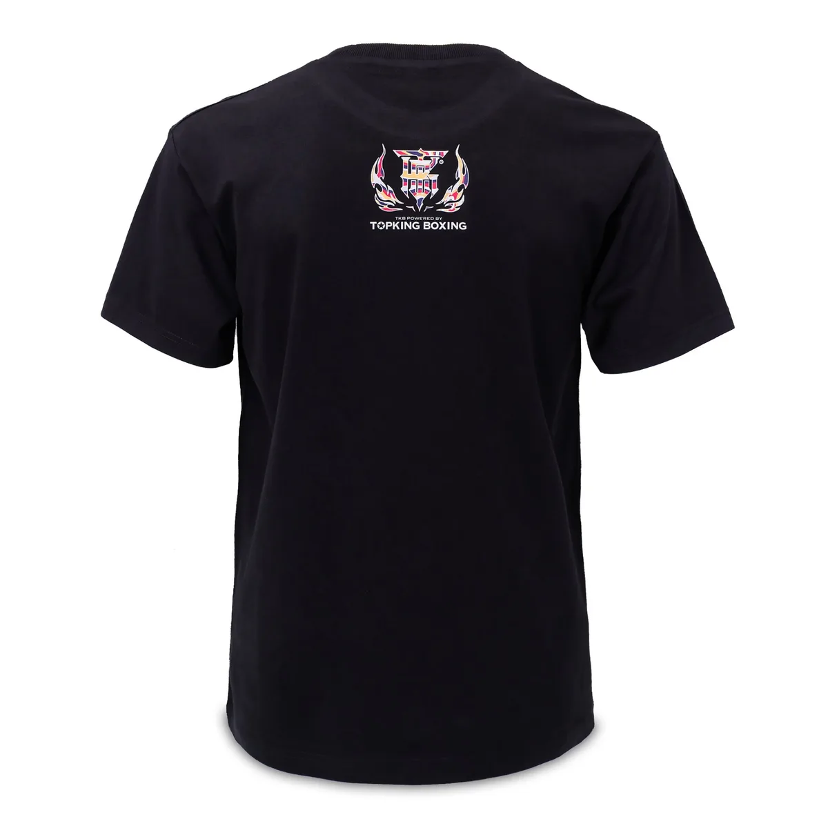 Детайлна снимка на тениската TOPKING T-SHIRT BLACK PINK 036, фокусирана върху материята и качеството на шевовете.