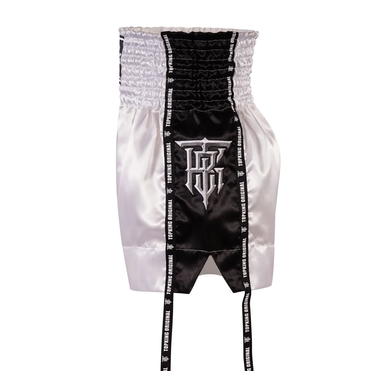 Детайлен изглед на материята и шевовете на черни шорти Top King Thai Boxing Shorts Black 201