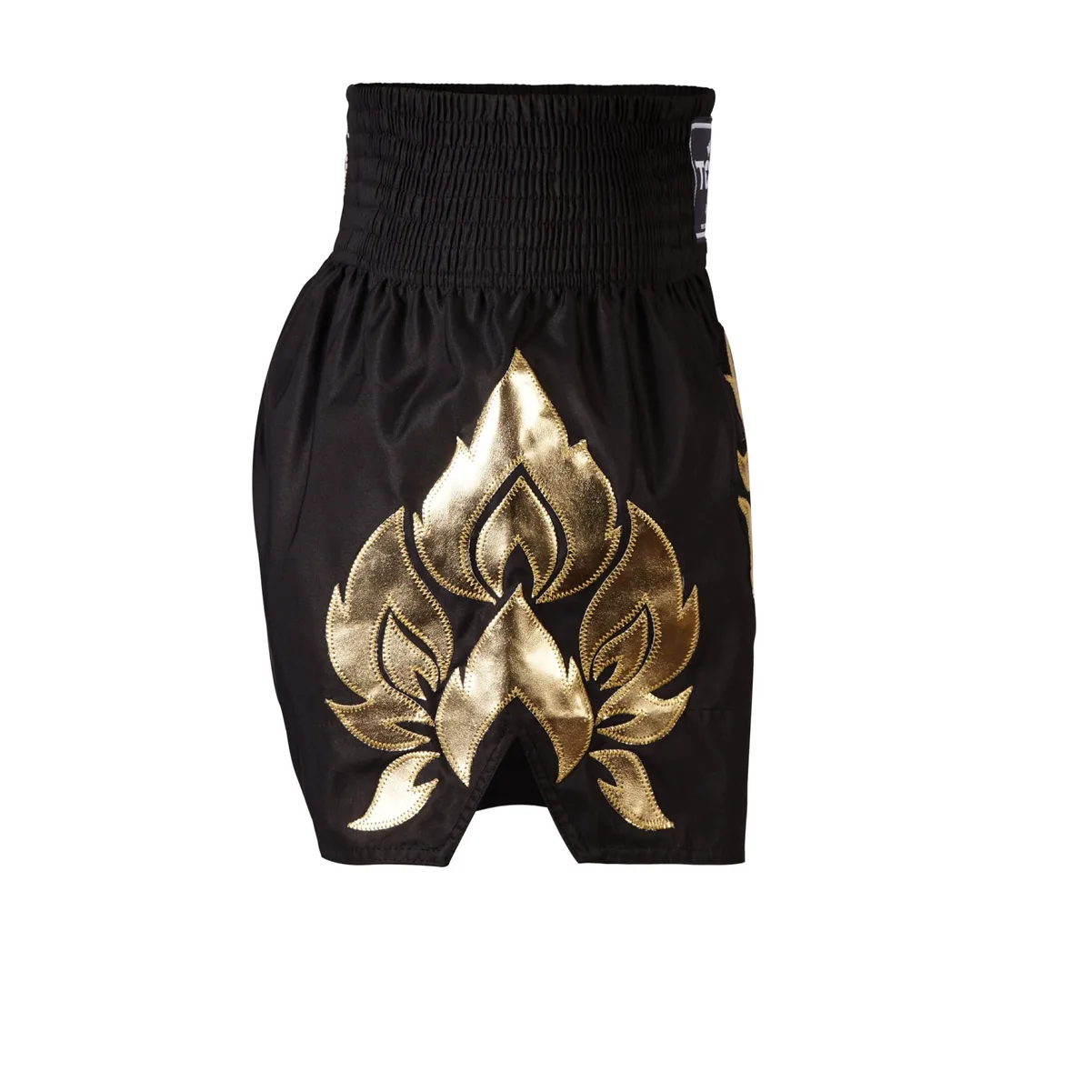 Заден изглед на черните шорти Top King Thai Boxing Shorts Black 229, показващ широките крачоли.