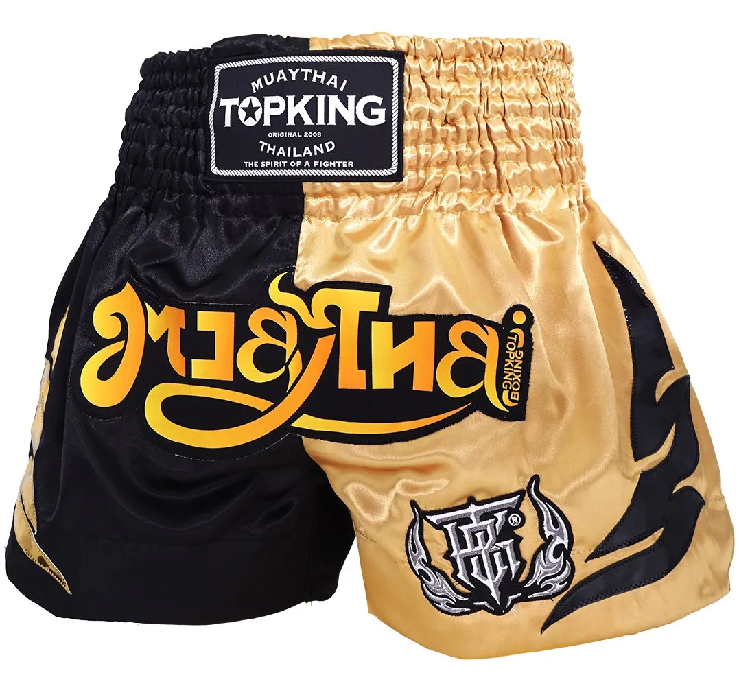 Top King шорти за Муай Тай в черен цвят със златни акценти и надпис Top King