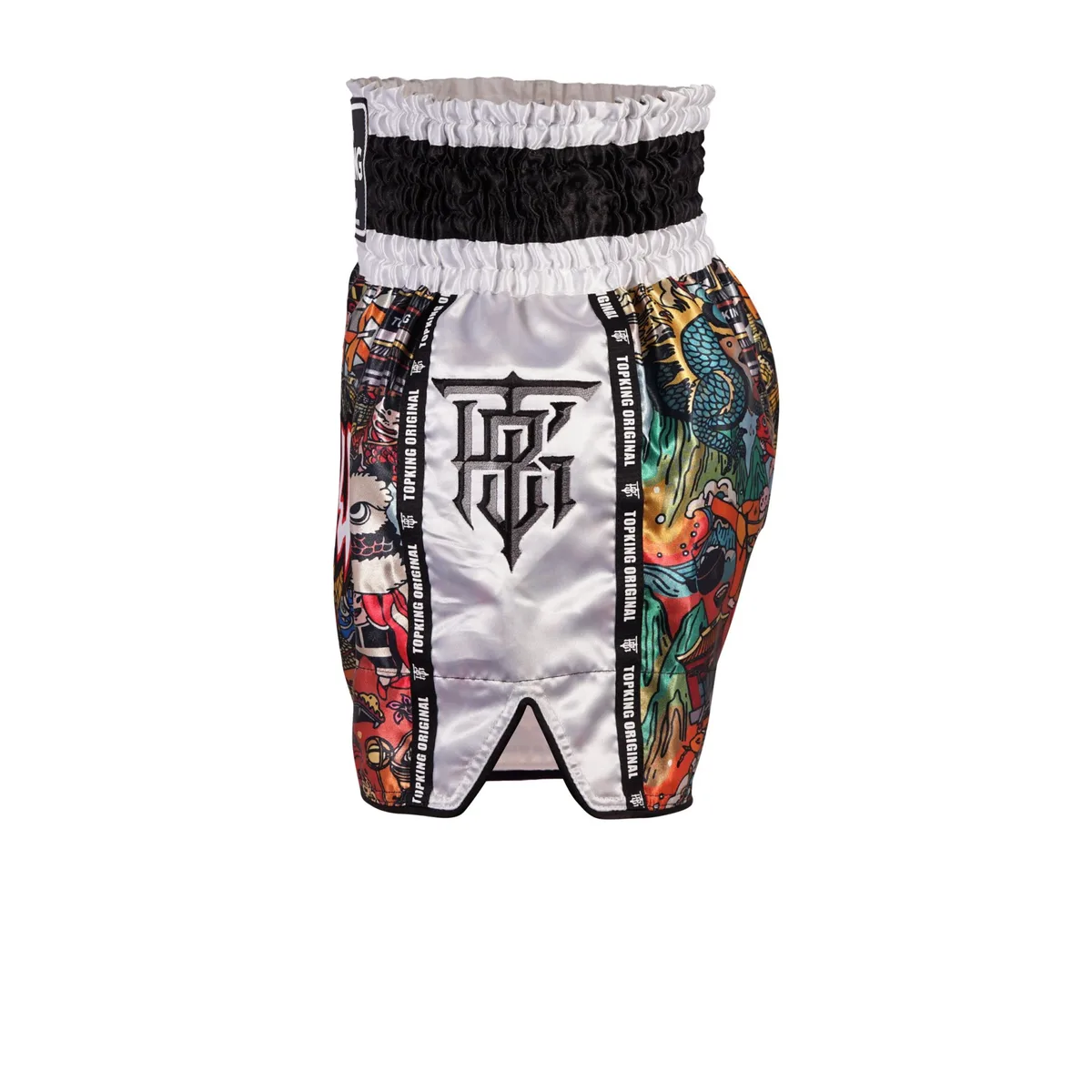 Детайлен изглед на еластичния колан на шортите Top King Thai Boxing Shorts White 226, осигуряващ комфорт.