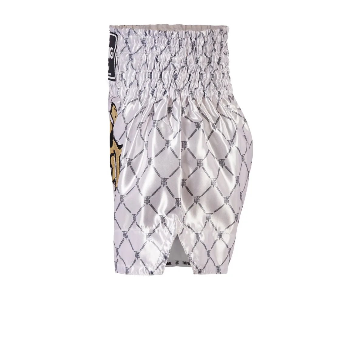 TOPKING THAI BOXING SHORTS WHITE SILVER 213 – изглед отстрани, демонстриращ широката кройка за свобода на движение.