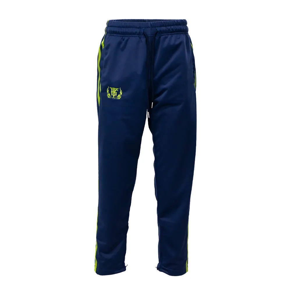 Изглед от гърба на анцуга TOPKING TRACKSUIT GREEN 011, демонстриращ цялостната кройка.