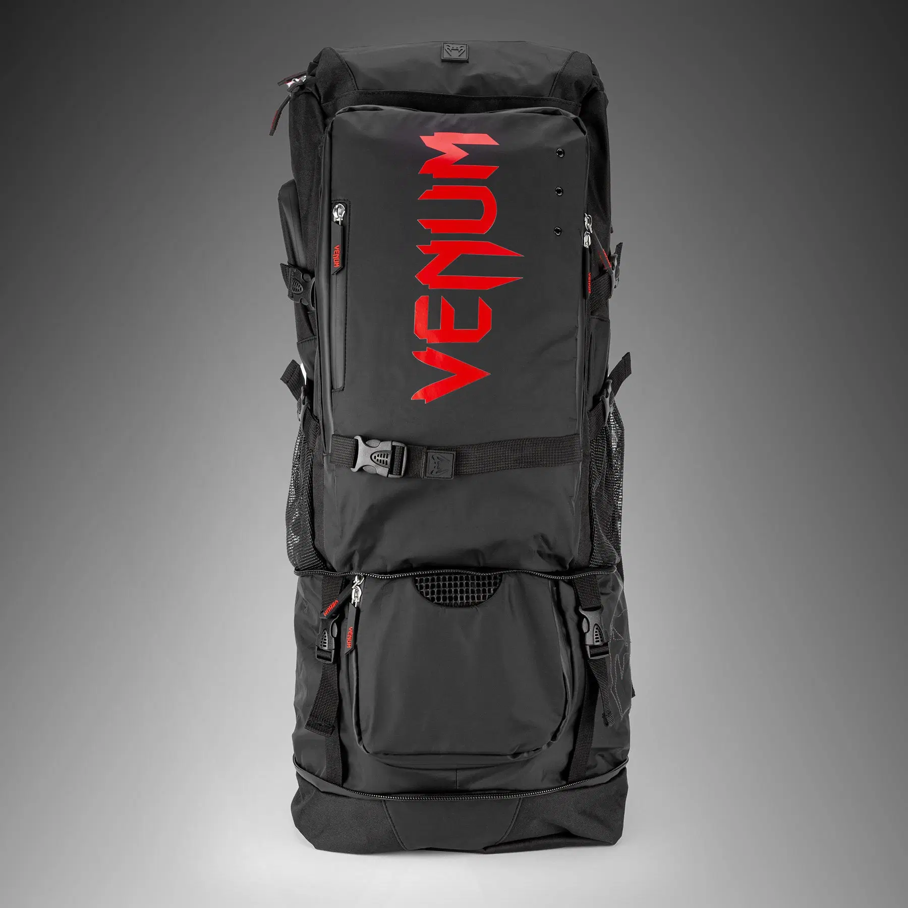 Venum Challenger Xtrem Evo Раница (50-63L) - Black/Red преден изглед