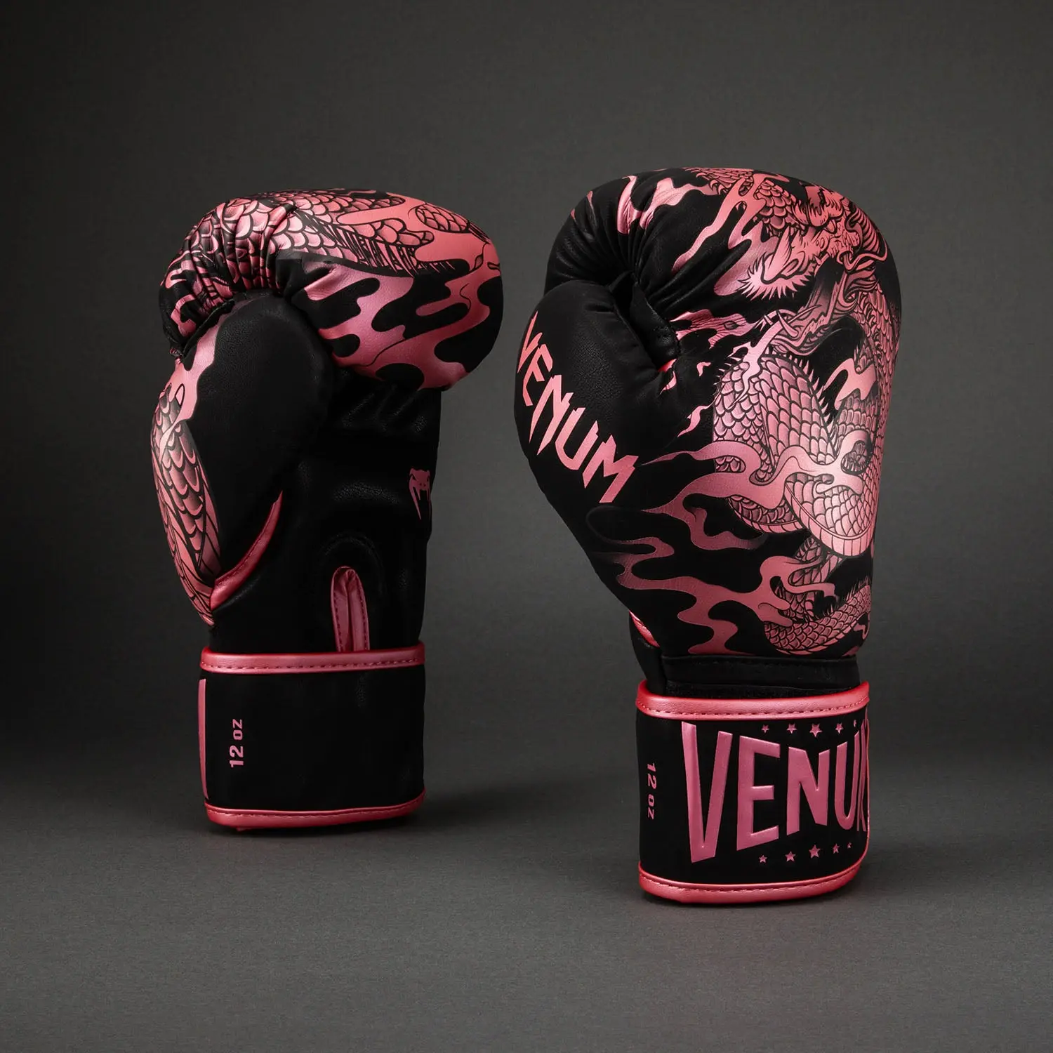 Venum Dragon's Flight Boxing Gloves - Black/Metallic Pink страничен изглед