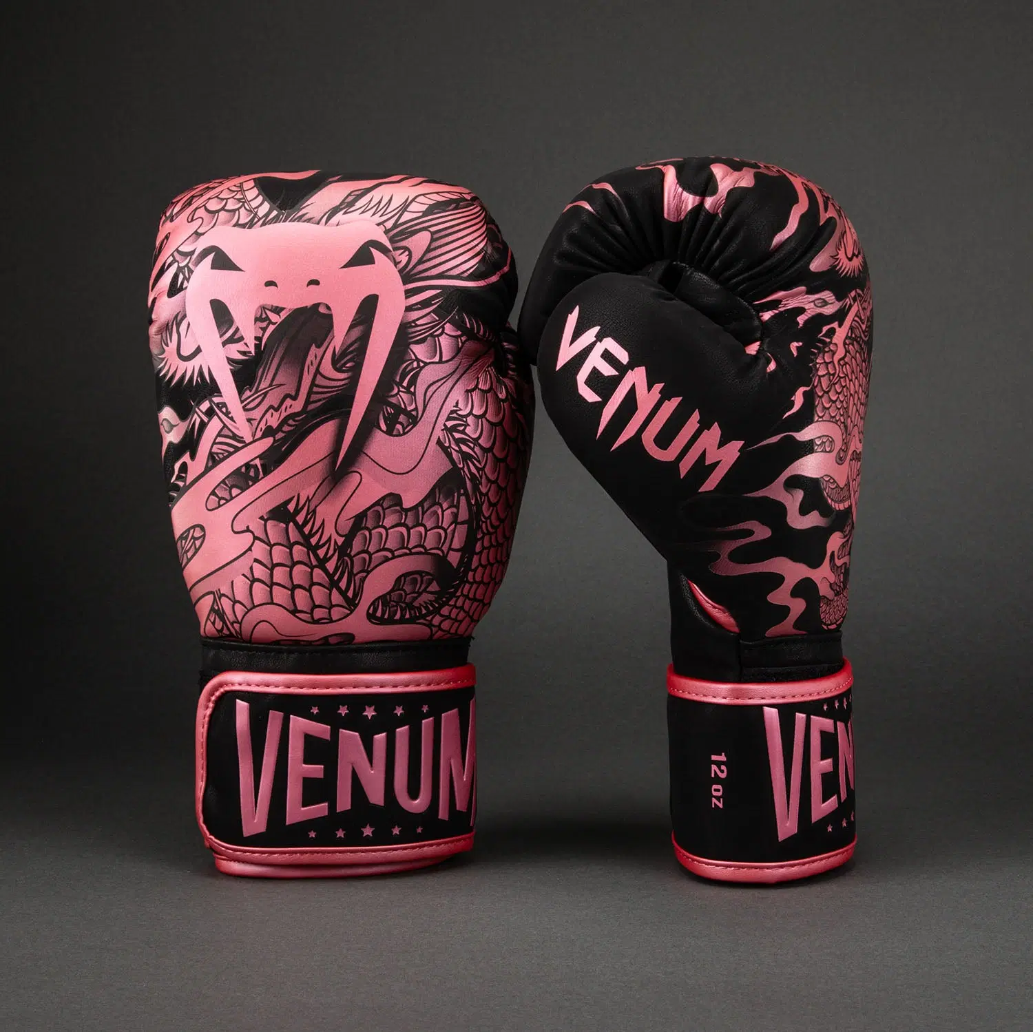 Venum Dragon's Flight Boxing Gloves - Black/Metallic Pink преден изглед