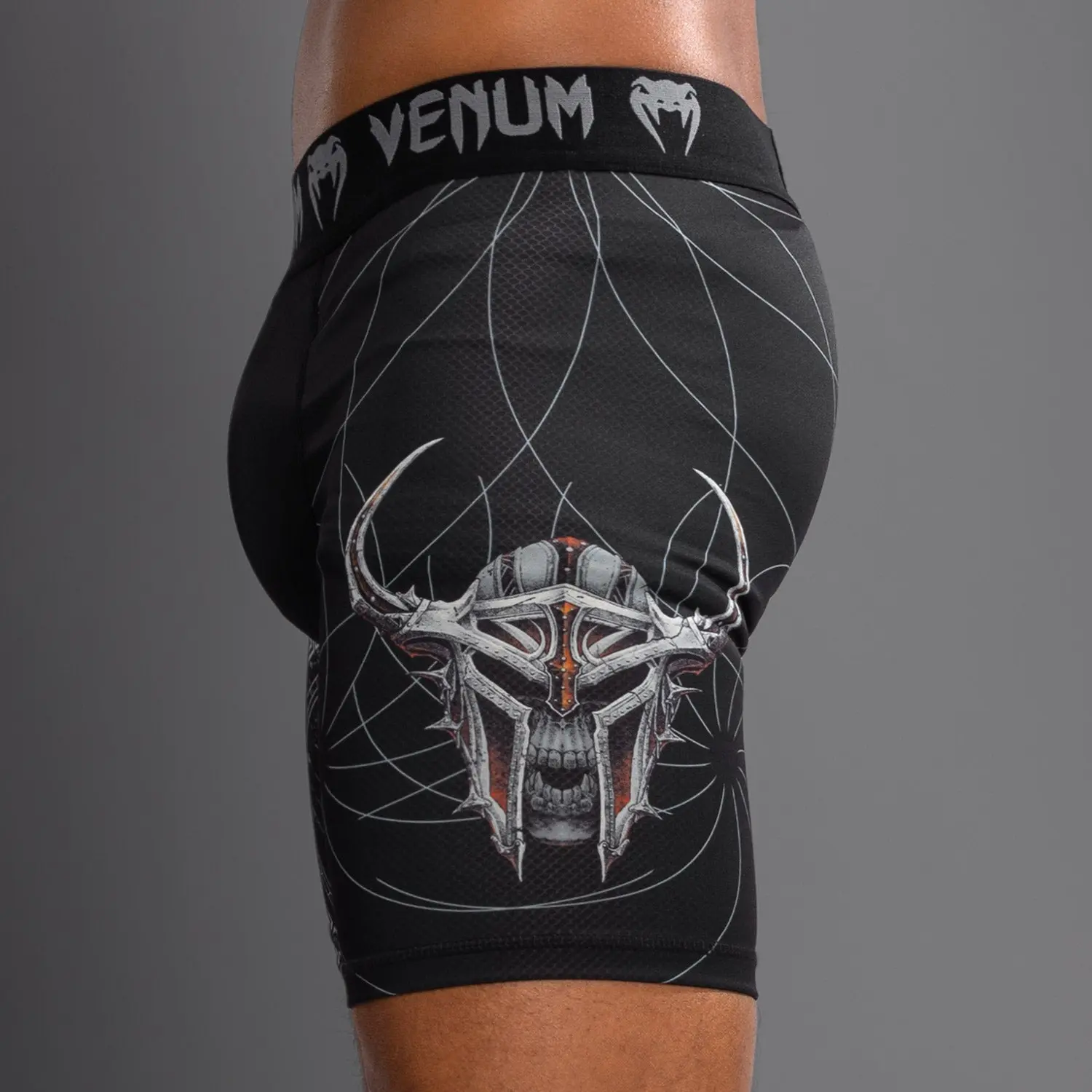 Venum Къс клин Gladiator 5.0 Men's Vale Tudo Shorts - Black/Silver, страничен изглед