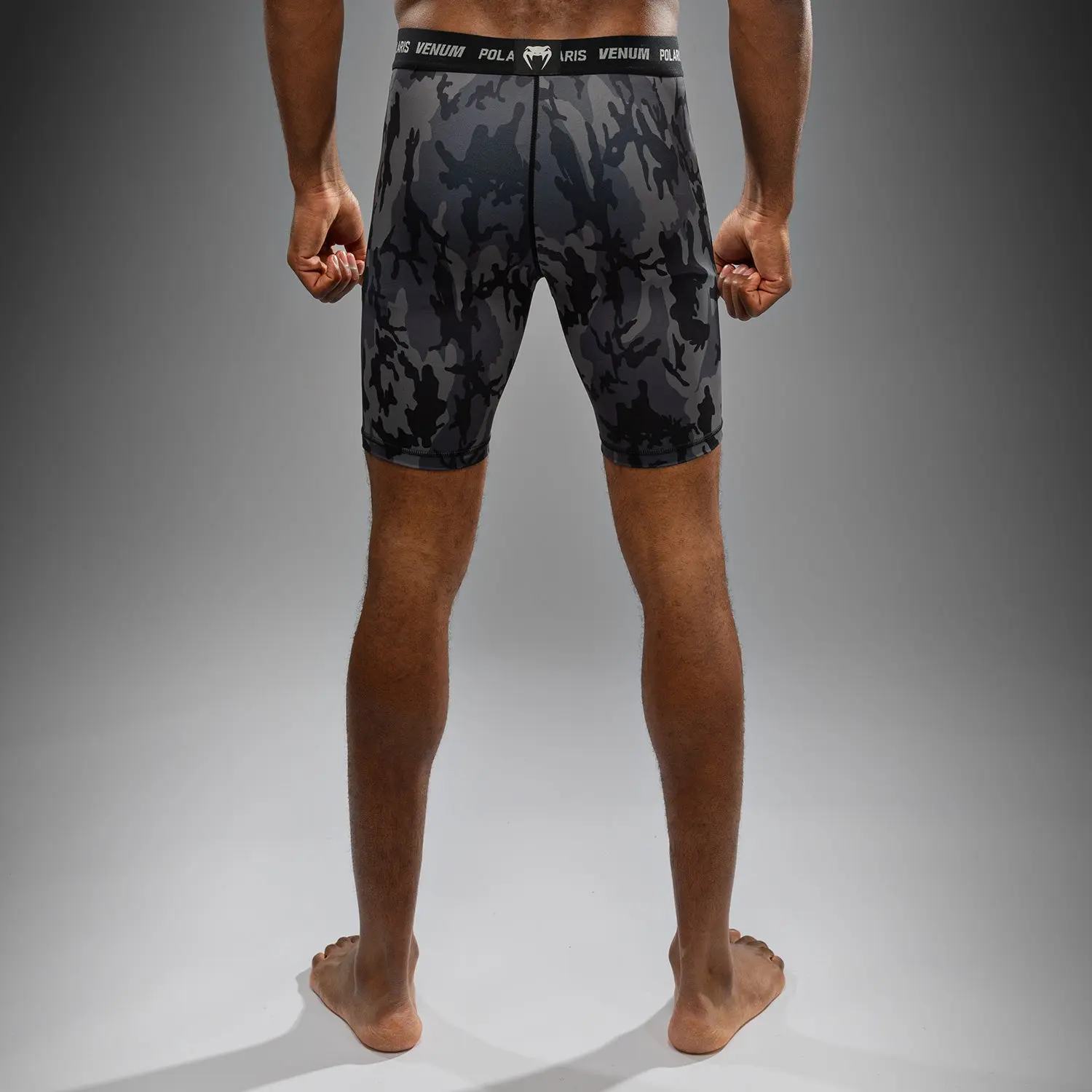 Къс клин - Venum x Polaris Vale Tudo Shorts - Black/Storm Grey, мъж в заден изглед