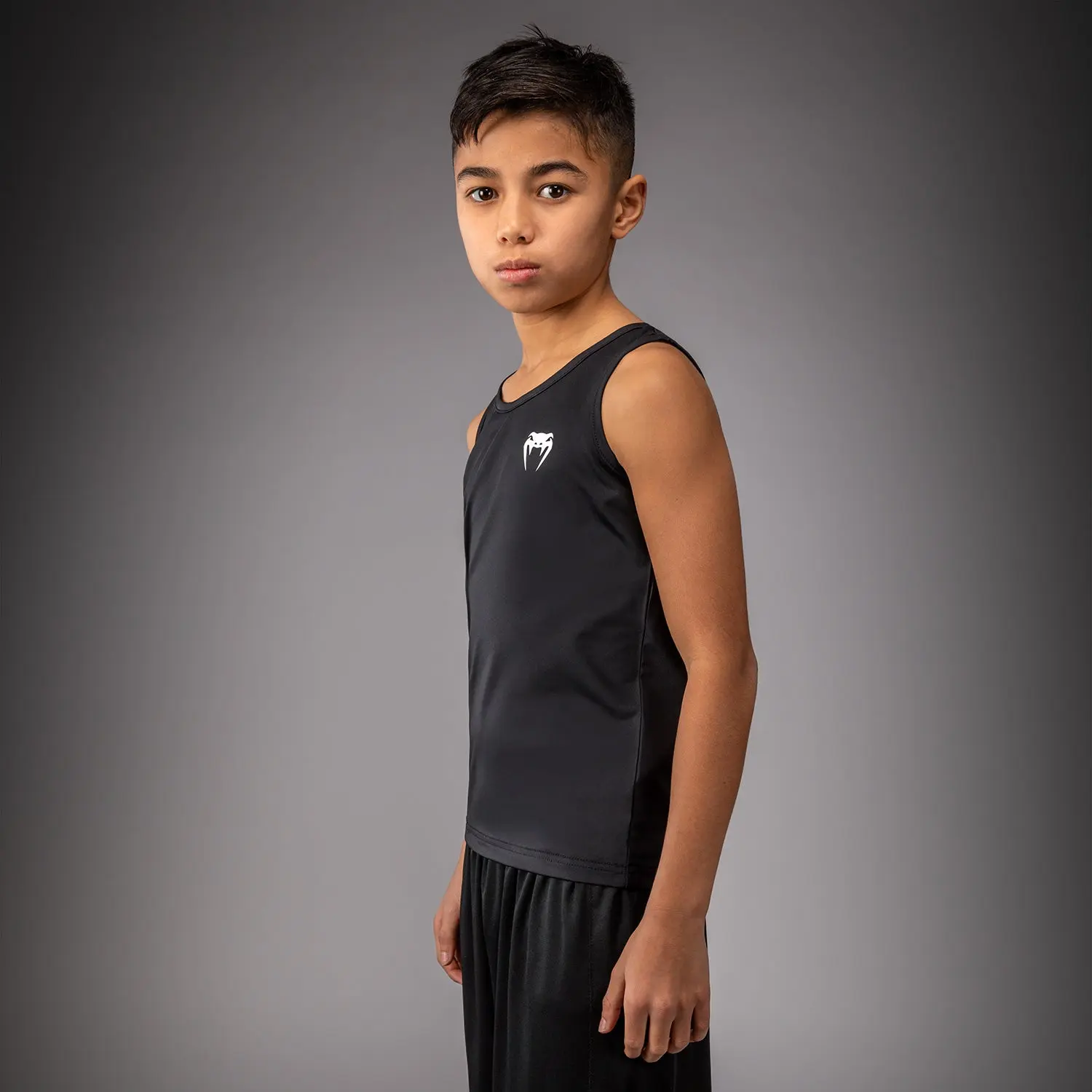 Потник - Venum Classic Tank Top - Black, детски, страничен изглед с малко лого Venum