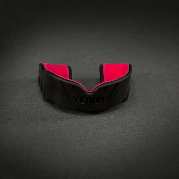 Протектор за уста - Venum Challenger Mouthguard - Black/Raspberry