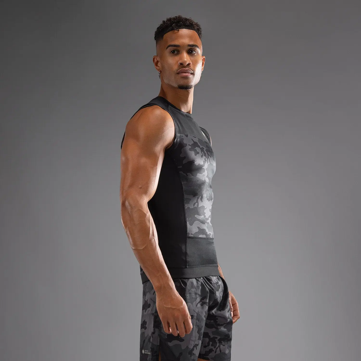 Venum Рашгард - Venum G-Fit Air Men's Sleeveless Rashguard - Digital Urban Camo, гледка отпред и отстрани