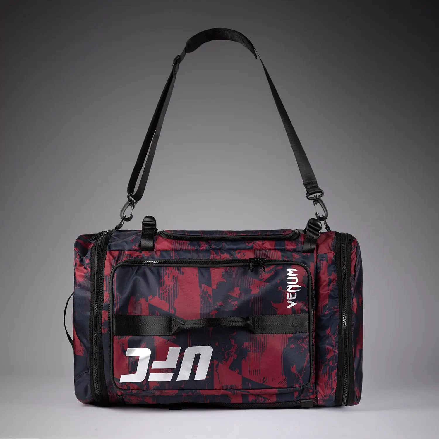 Venum Unisex UFC Zenith by Venum Burgundy Authentic Fight Week Gear Bag (48L) с презрамка за през рамо