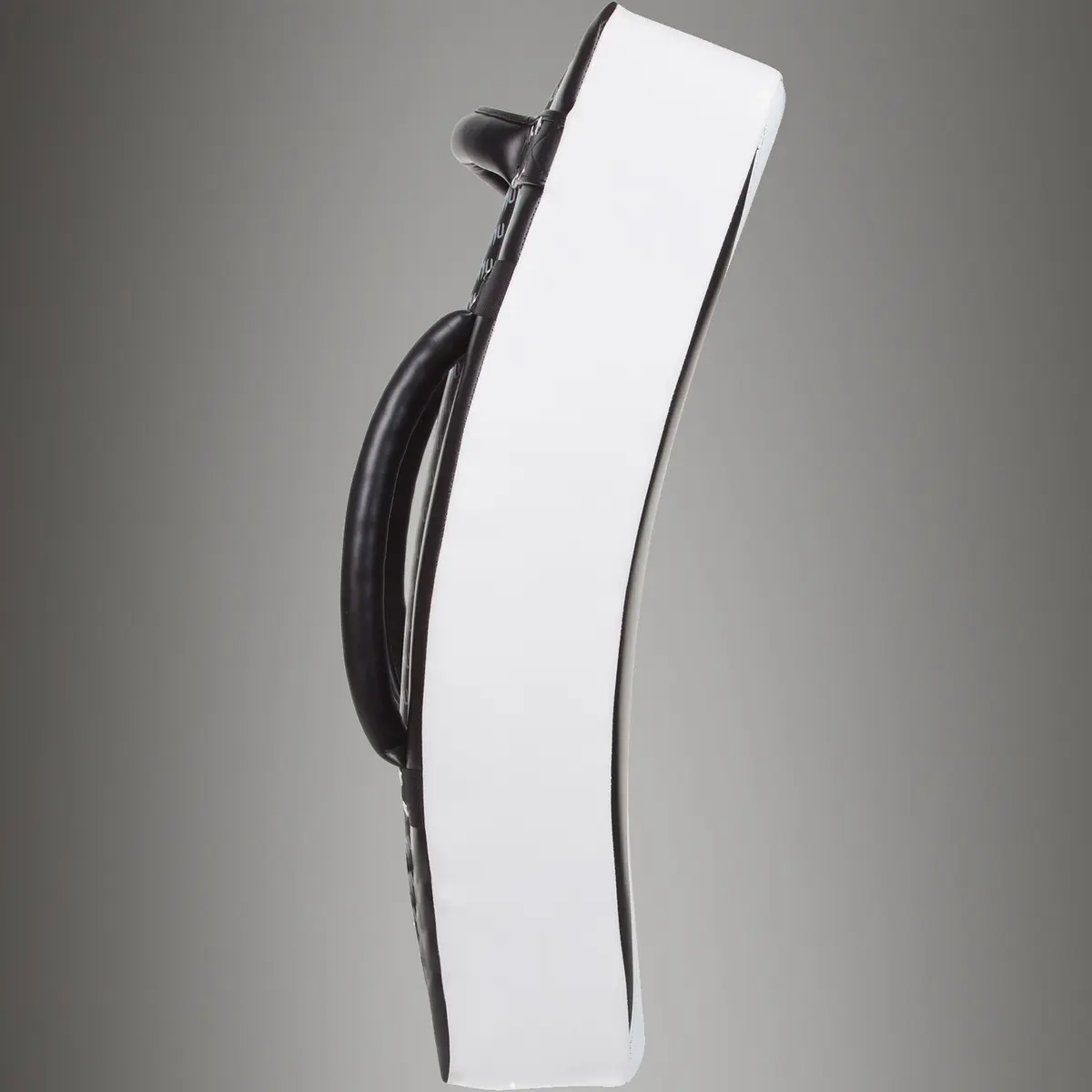 Venum Absolute Long Kick Shield - Black/Ice, страничен изглед с дръжка