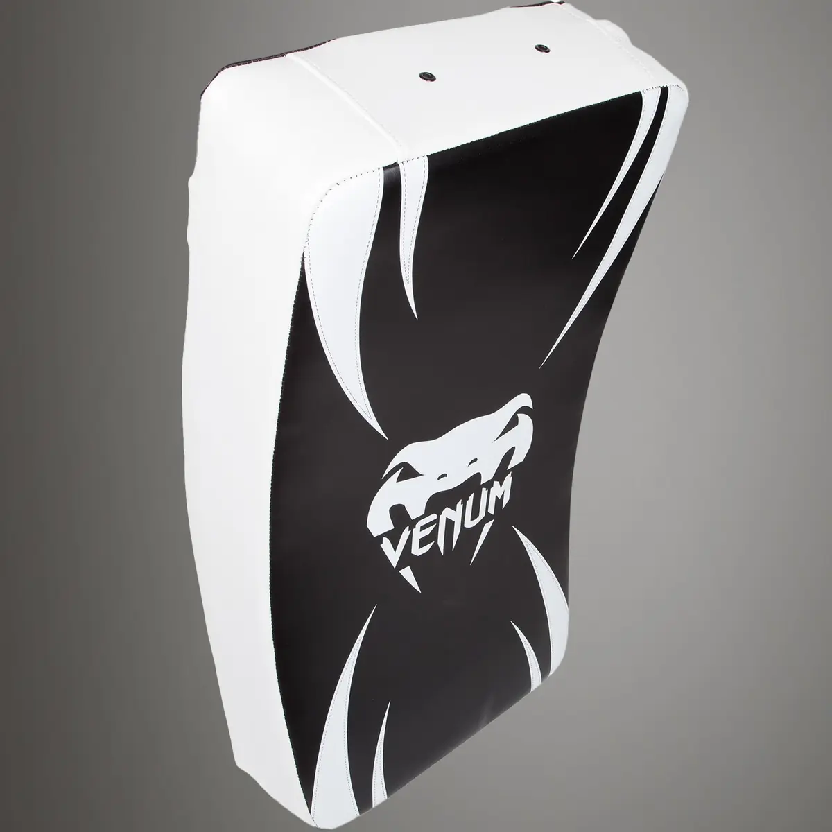 Venum Absolute Long Kick Shield - Black/Ice, заден изглед със странично лого на Venum