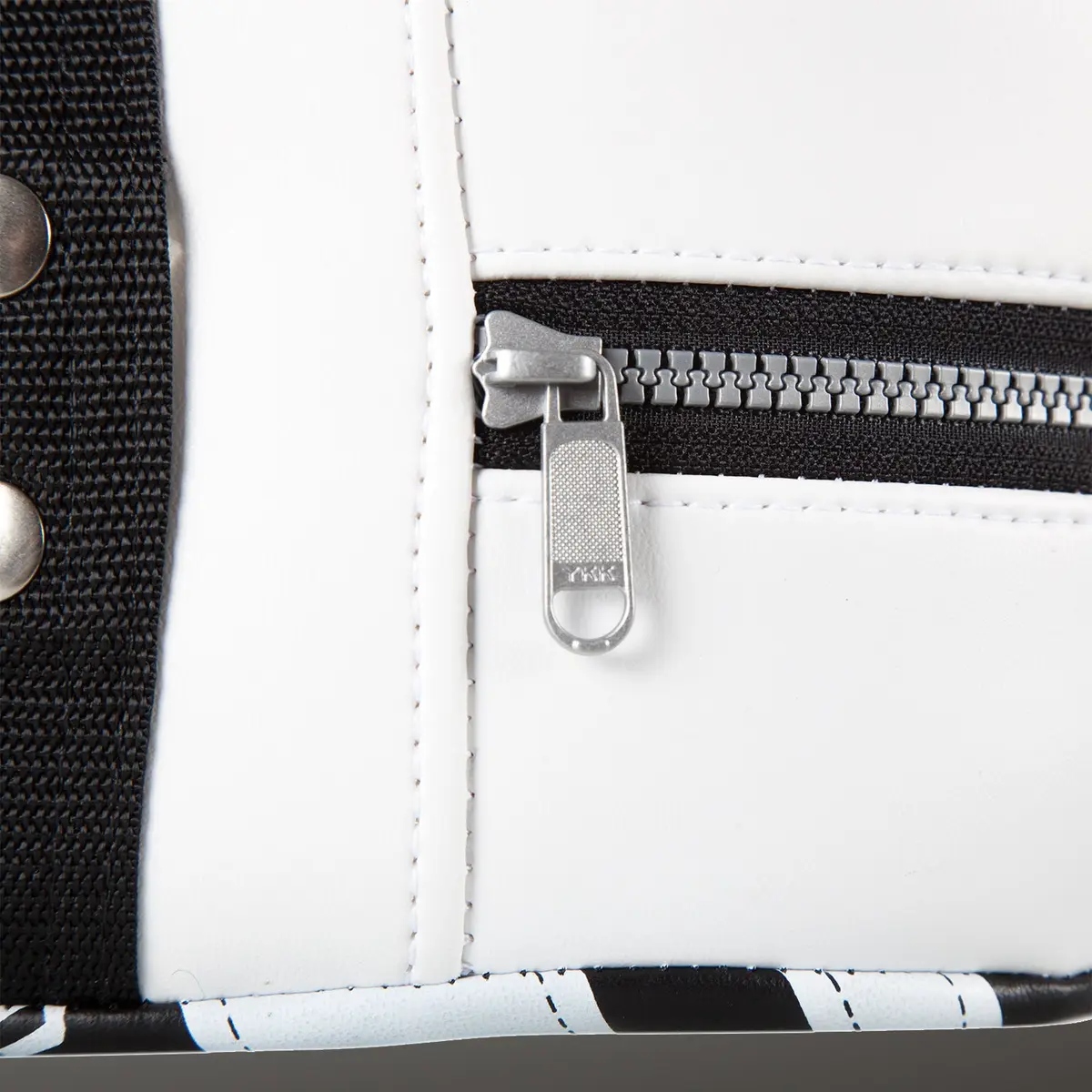 Цип на Venum Absolute Square Kick Shield - Skintex Leather - Black/Ice