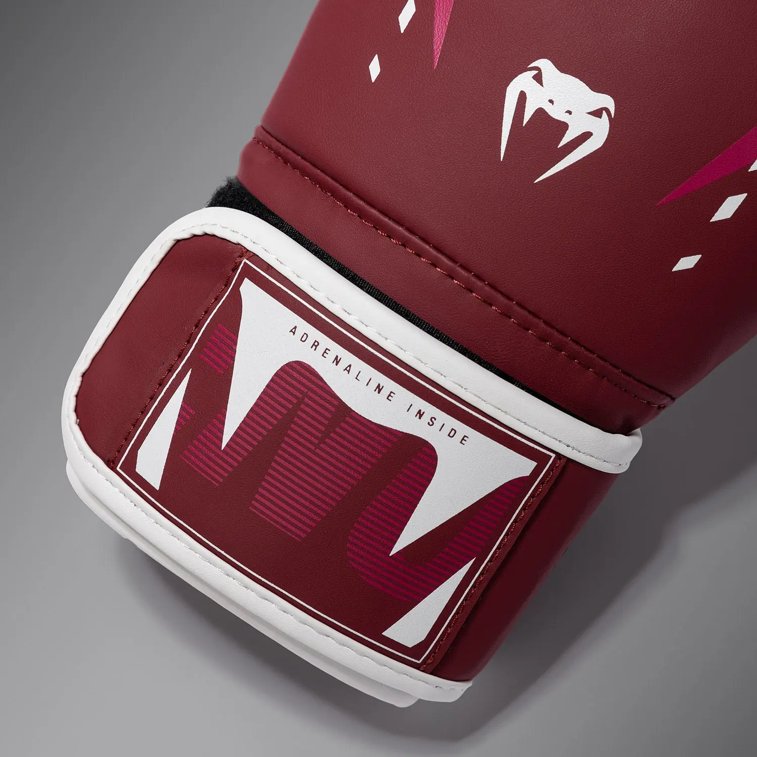 Venum Adrenaline Boxing Gloves – Burgundy/Pink, близък план на маншета