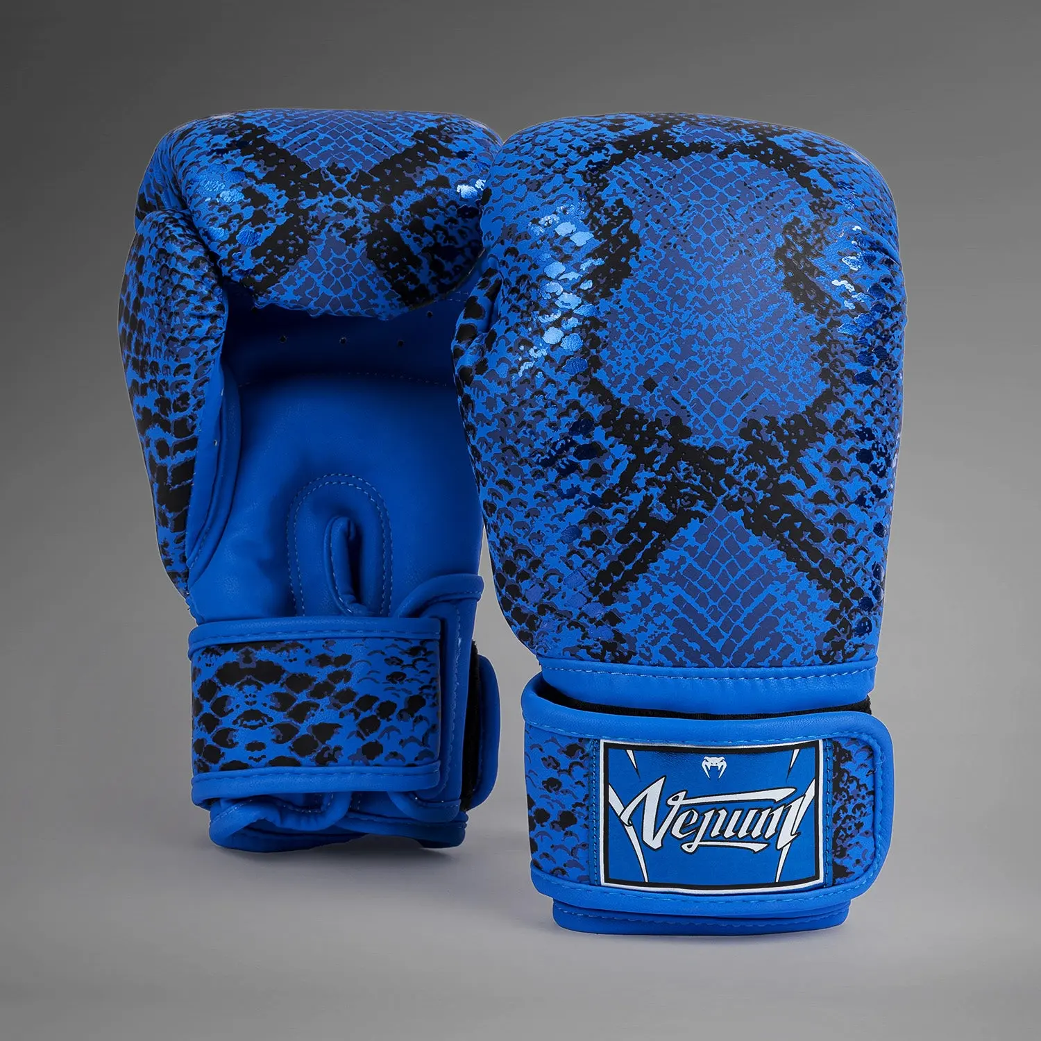 Venum Amazonia Boxing Gloves Ultramarine Blue поглед отстрани