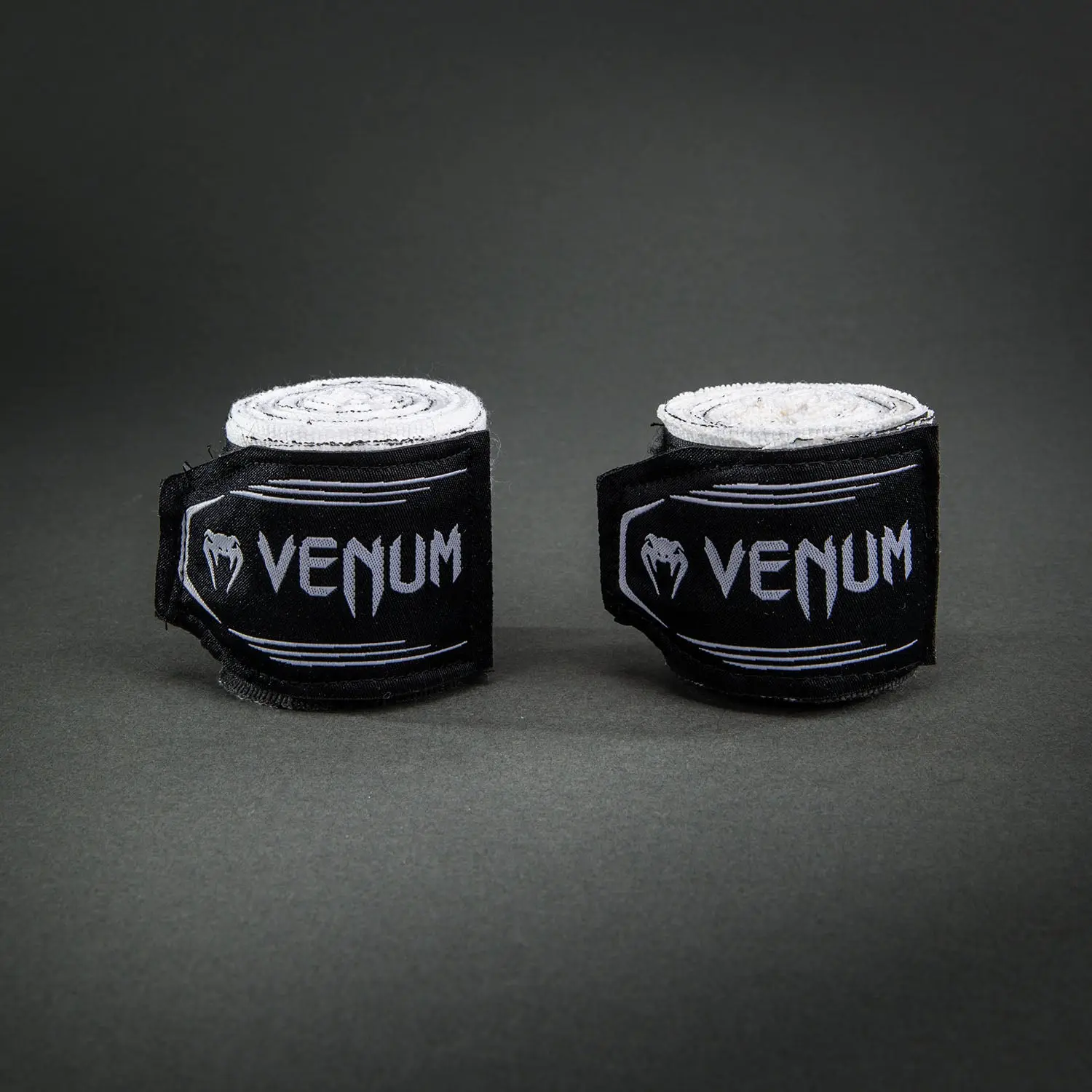 Бинтове Venum Bats Night Handwraps Black/White 4m - два бинта