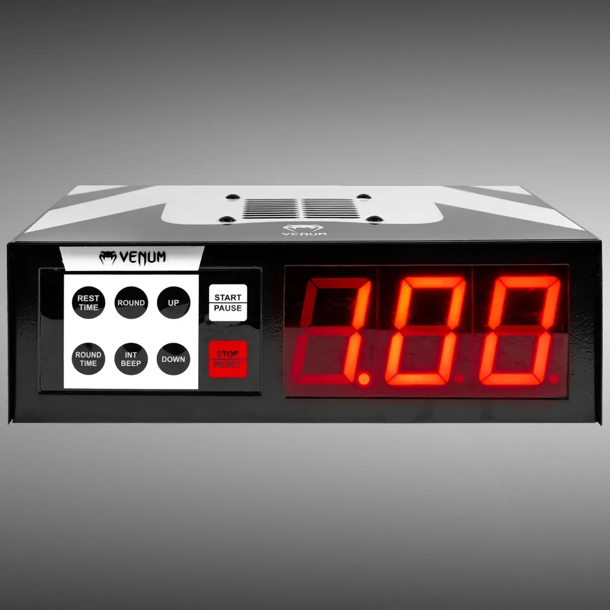 Venum Boxing Timer - Black/White, близък план на контролния панел