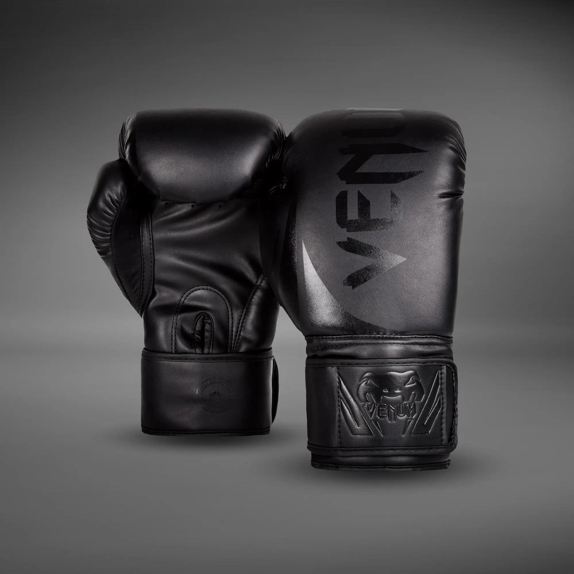 Venum Challenger 2.0 Boxing Gloves - Black/Black, преден изглед