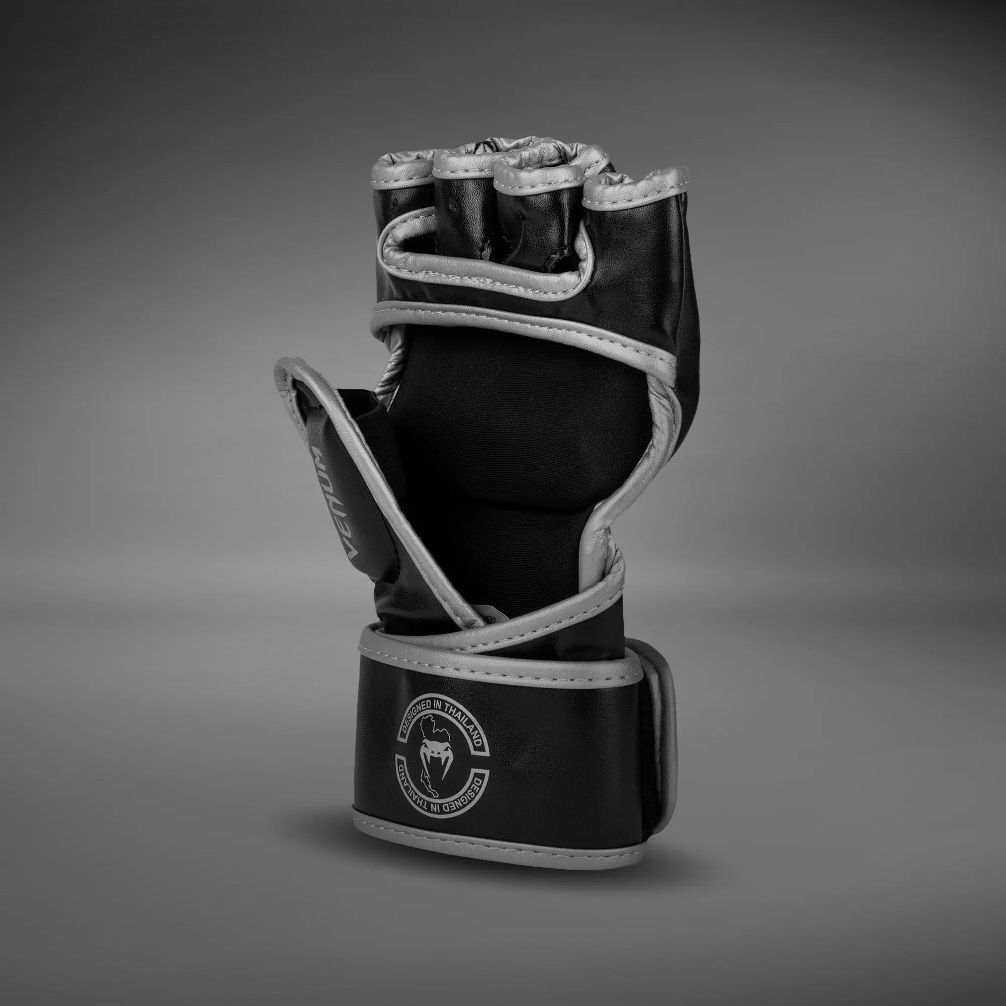 Venum ММА ръкавици Challenger 2.0 Black/Silver страничен изглед