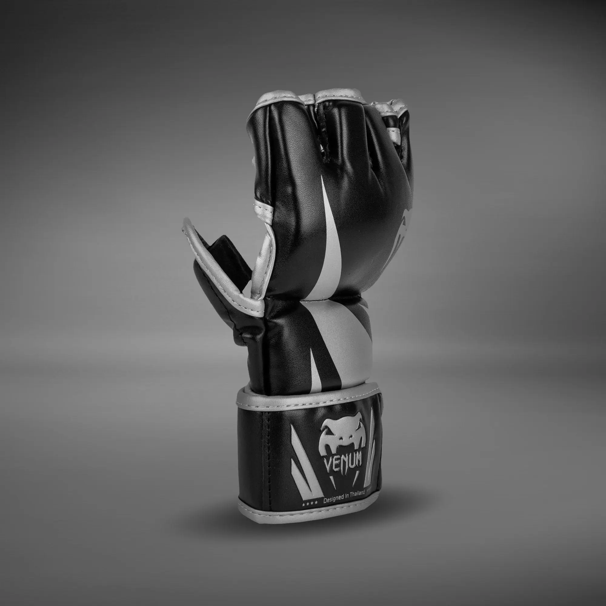 Venum ММА ръкавици Challenger 2.0 Black/Silver от друга страна