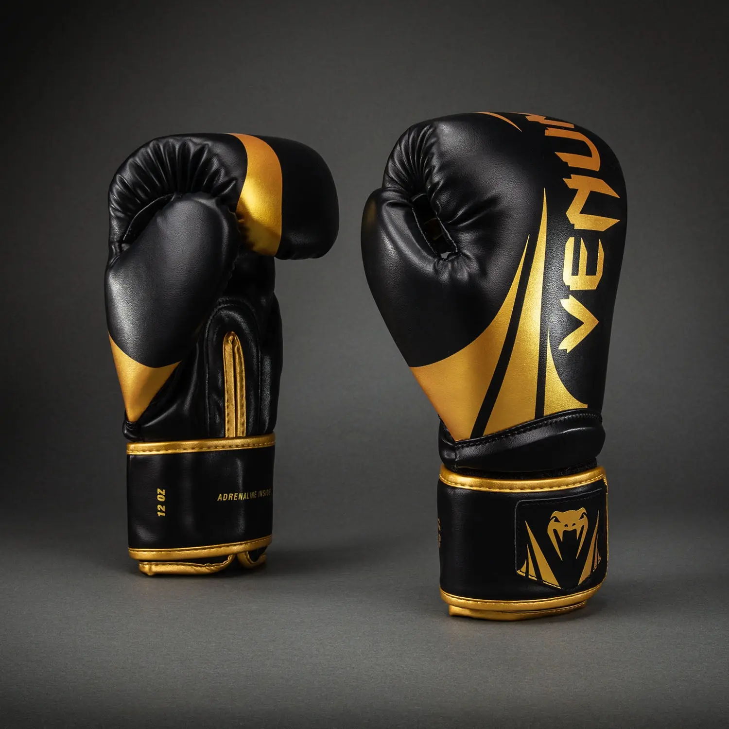 Venum Challenger 2.5 Boxing Gloves – Black/Gold, преден изглед със странично лого
