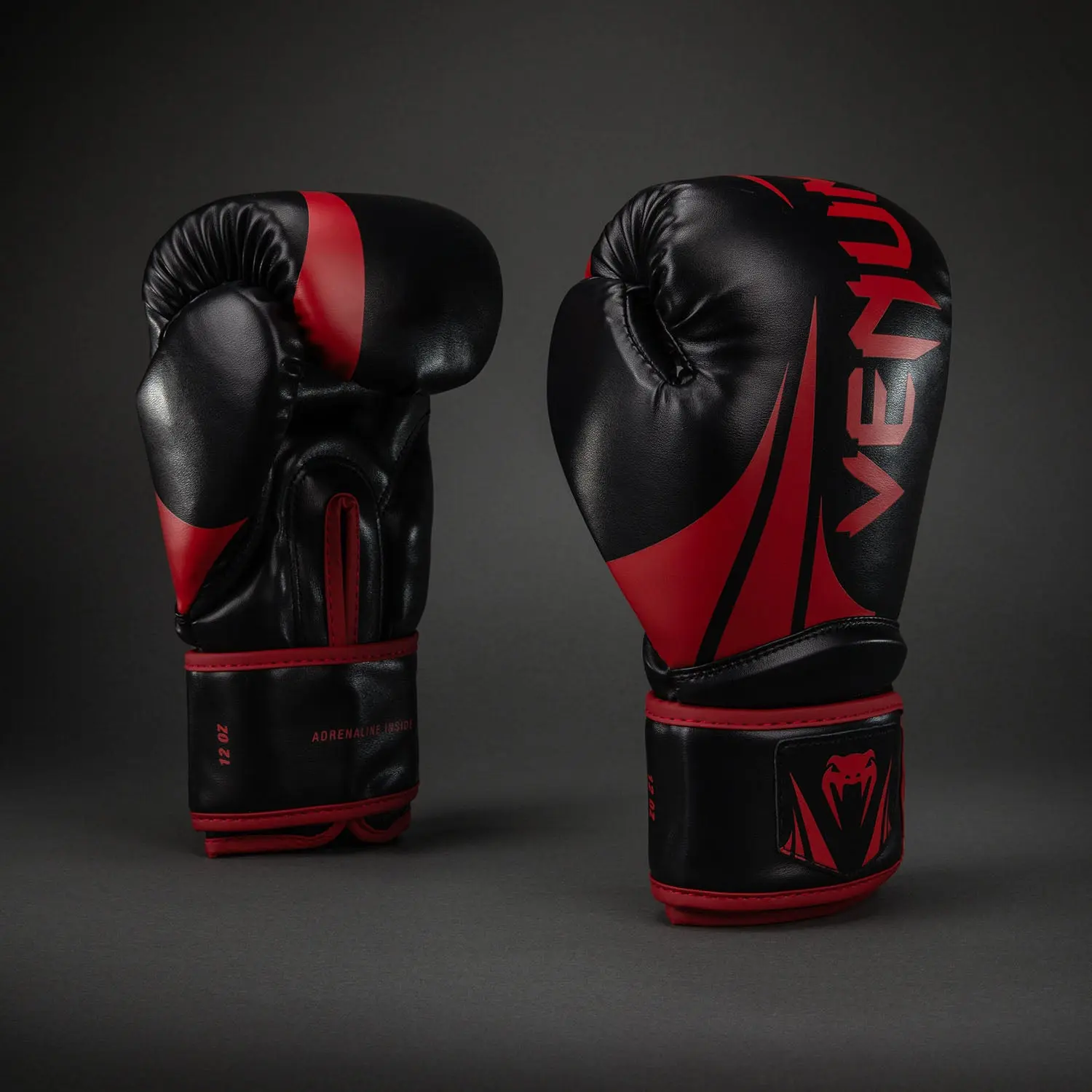 Venum Challenger 2.5 Boxing Gloves – Black/Red страничен изглед