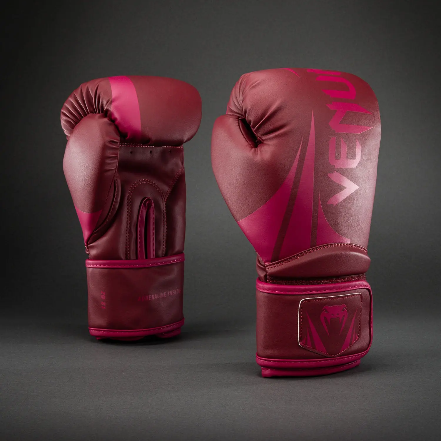 Venum Challenger 2.5 Boxing Gloves – Rasberry Pink ляв и десен ръкавици.