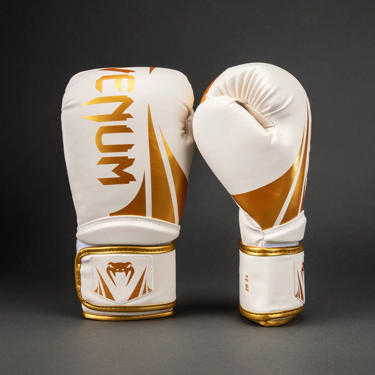 Venum Challenger 2.5 Boxing Gloves – White/Gold преден изглед