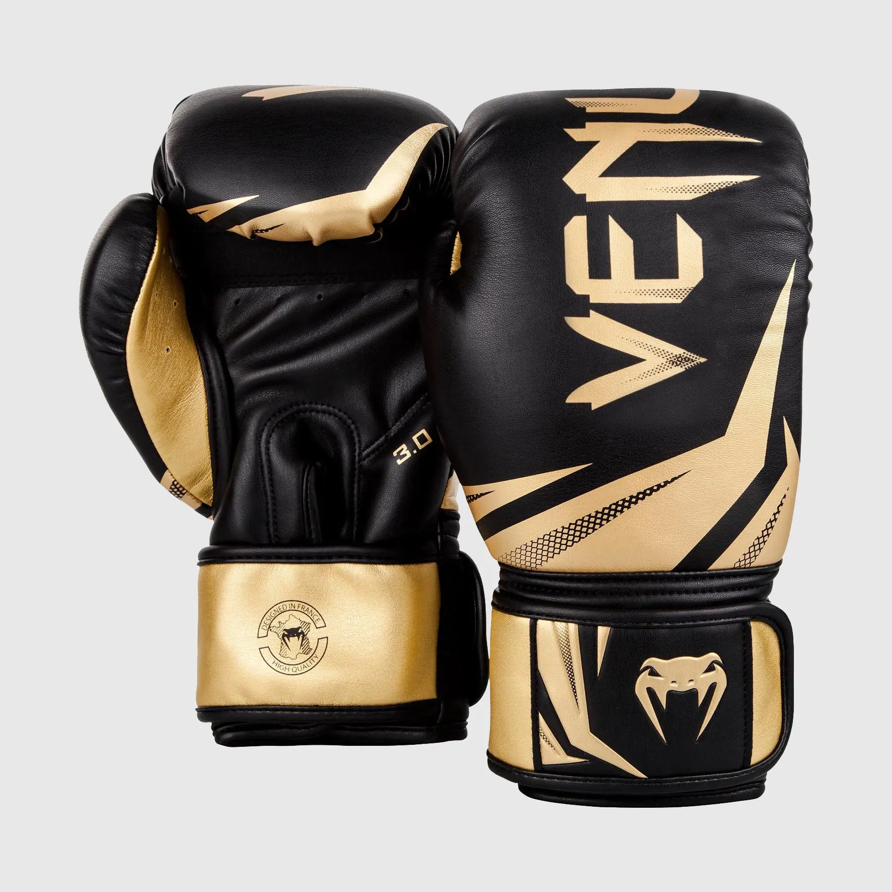 Venum Challenger 3.0 Boxing Gloves - Black/Gold лява ръкавица преден изглед